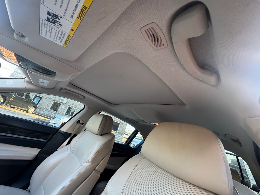 2012 BMW 7 Series Image 34