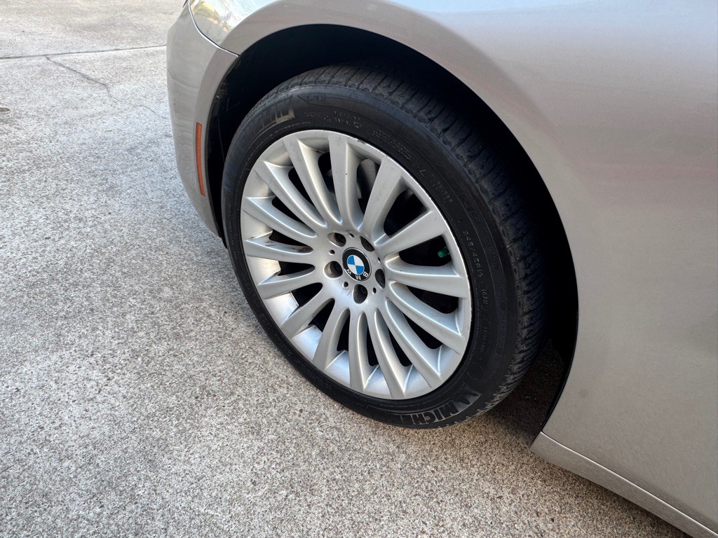 2012 BMW 7 Series Image 37