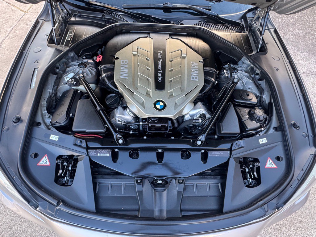 2012 BMW 7 Series Image 38