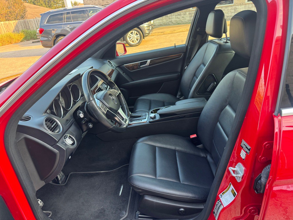 2014 Mercedes-Benz C-Class Image 25