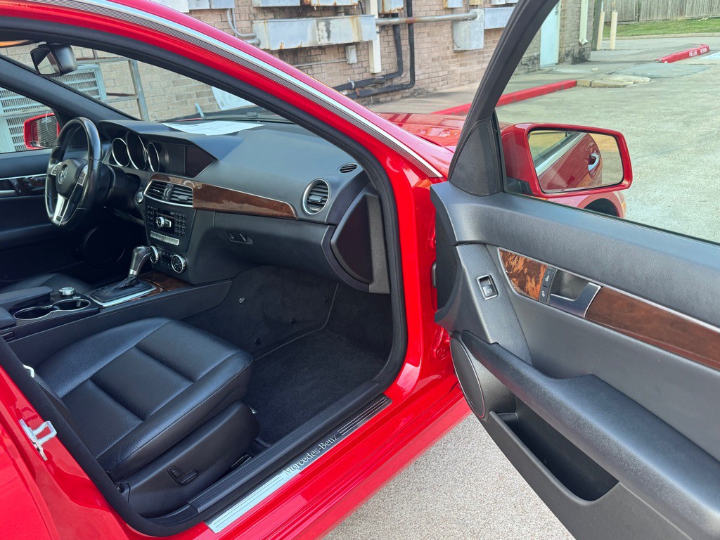 2014 Mercedes-Benz C-Class Image 28