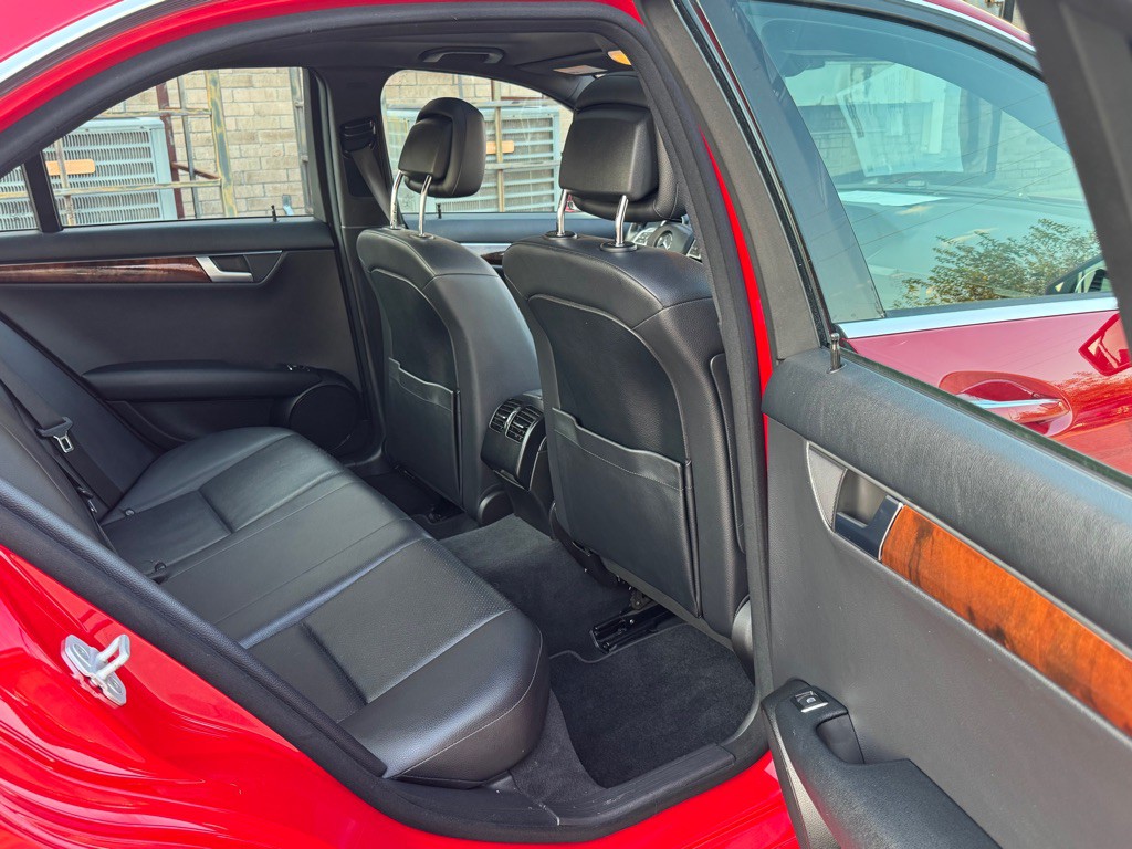 2014 Mercedes-Benz C-Class Image 30