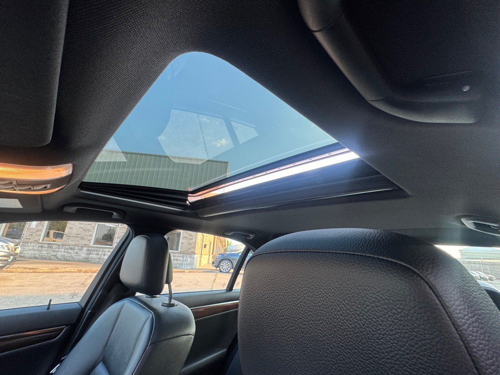 2014 Mercedes-Benz C-Class Image 33