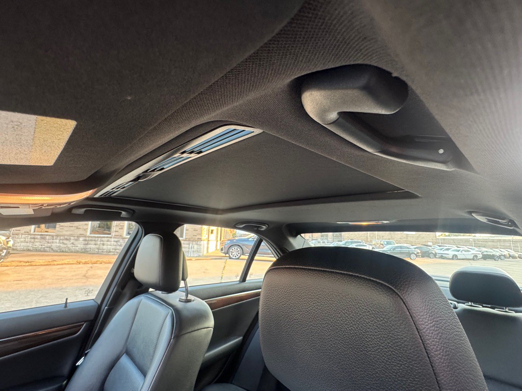 2014 Mercedes-Benz C-Class Image 34