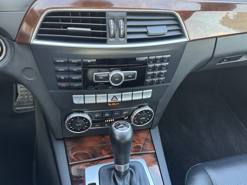 2014 Mercedes-Benz C-Class Image 39