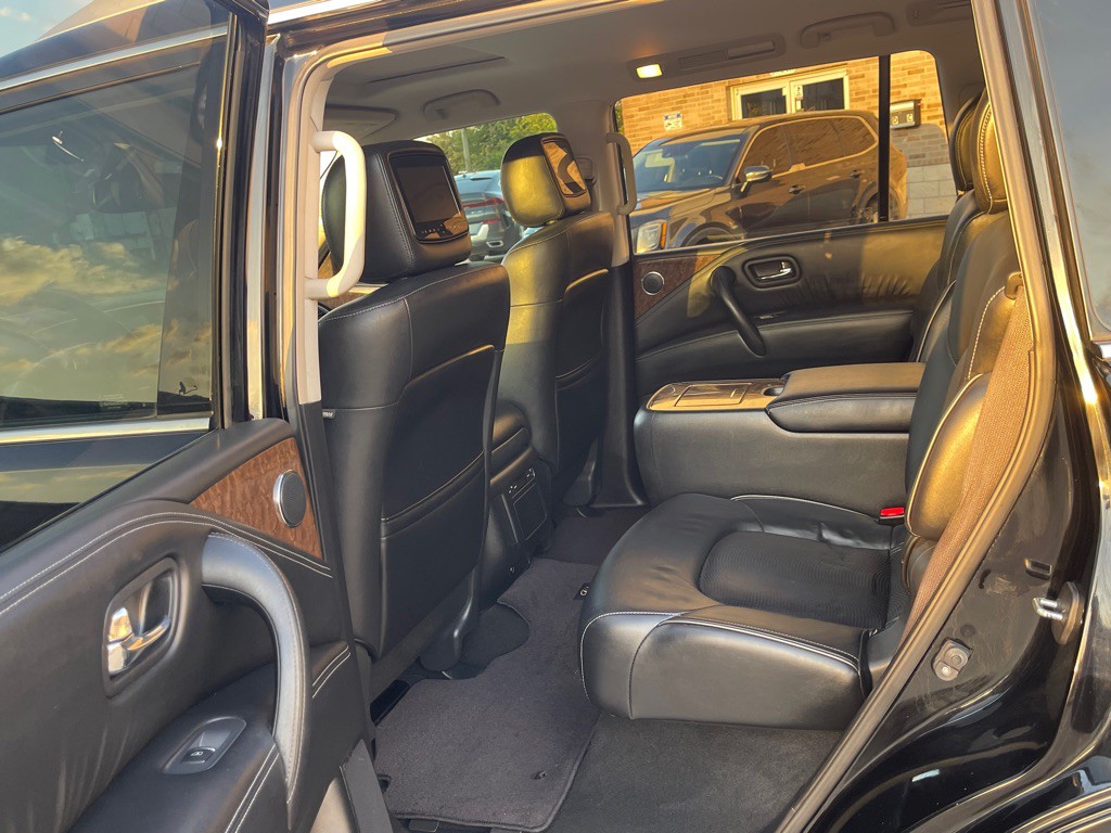 2016 INFINITI QX80 Image 24