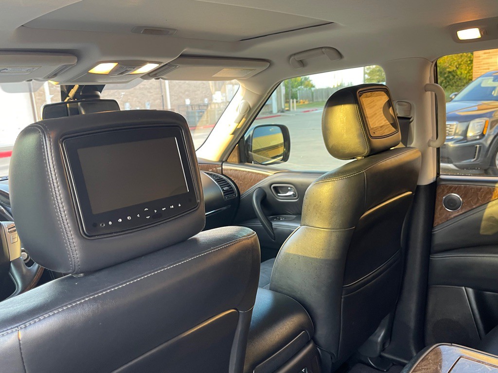 2016 INFINITI QX80 Image 25