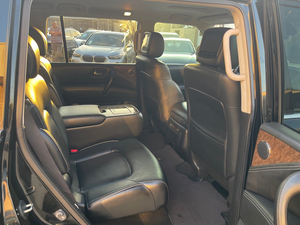 2016 INFINITI QX80 Image 27