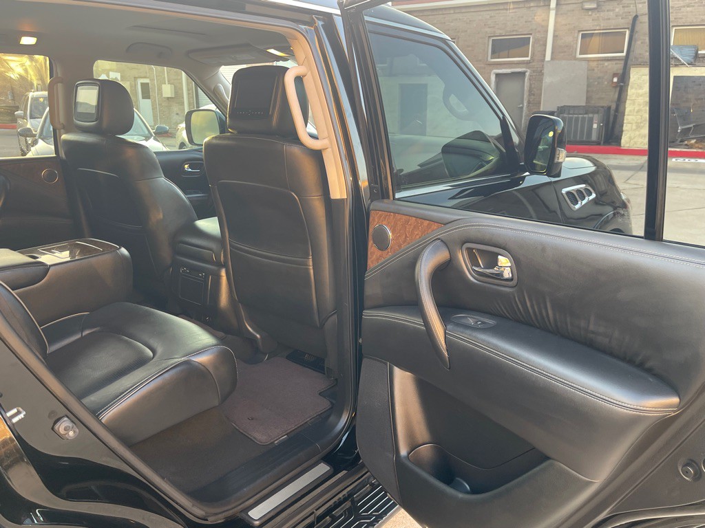 2016 INFINITI QX80 Image 28