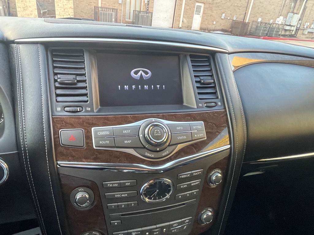 2016 INFINITI QX80 Image 37