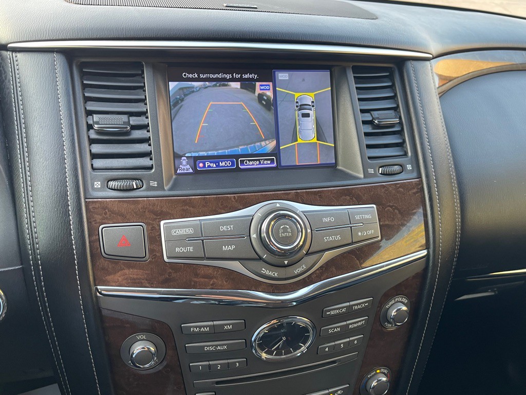 2016 INFINITI QX80 Image 39
