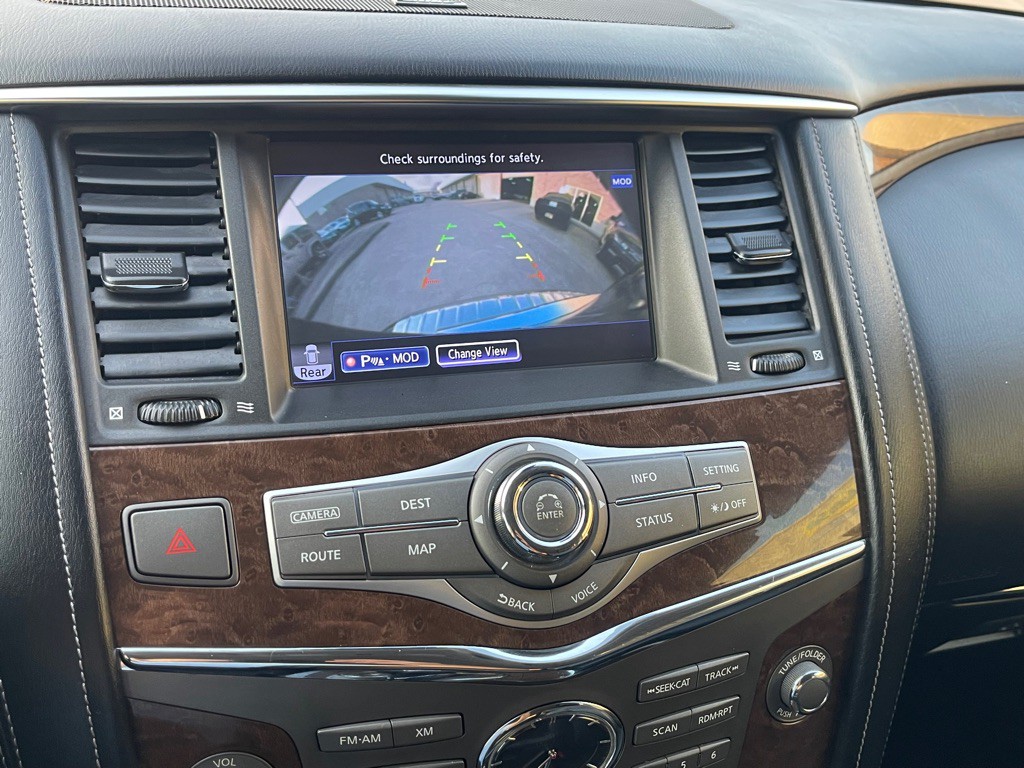 2016 INFINITI QX80 Image 40