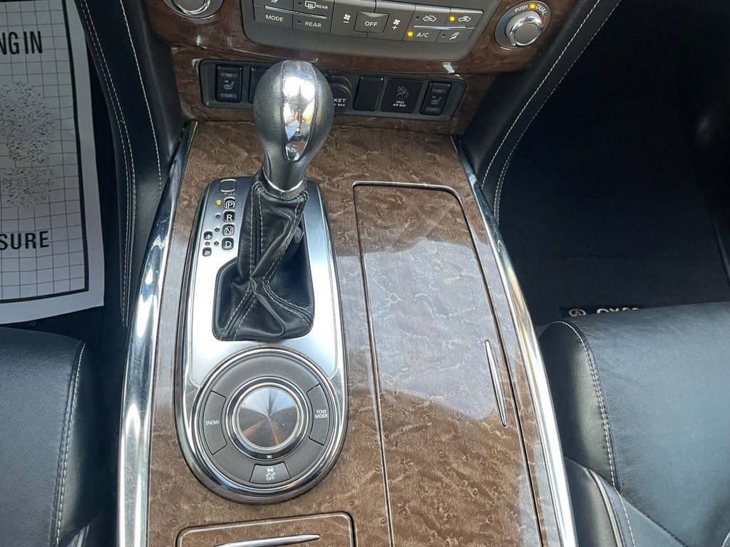 2016 INFINITI QX80 Image 44