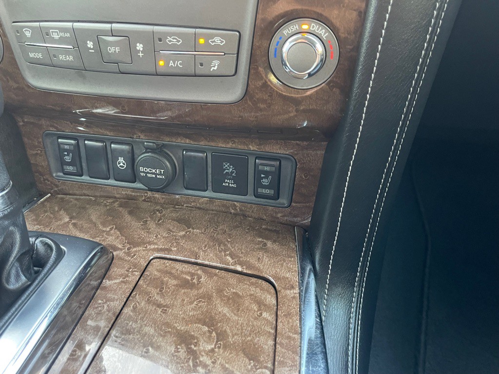 2016 INFINITI QX80 Image 45