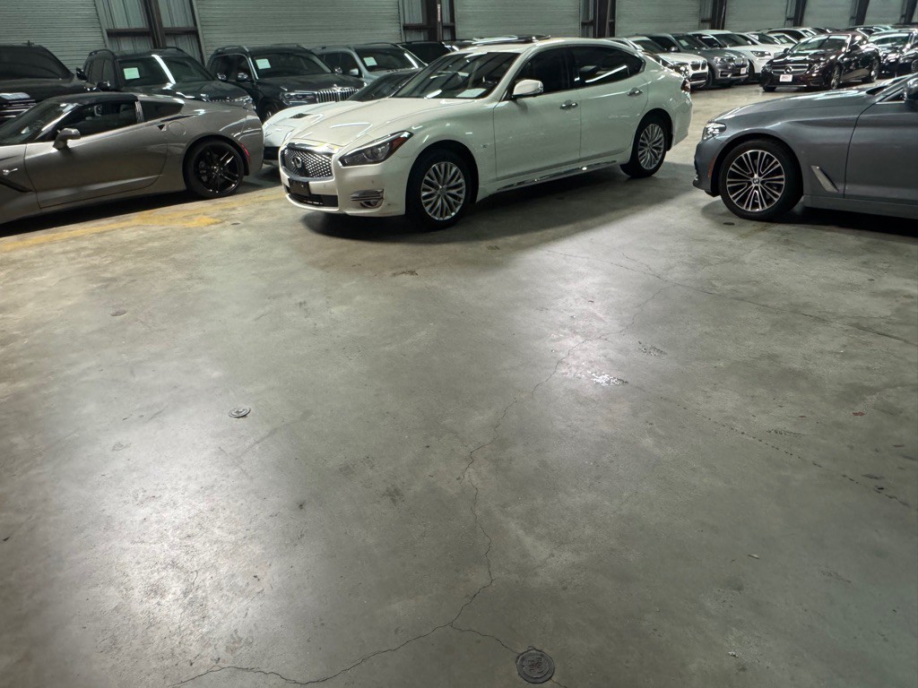 2015 INFINITI Q70 Image 7