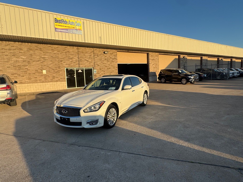 2015 INFINITI Q70 Image 9