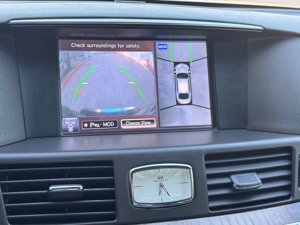 2015 INFINITI Q70 Image 34