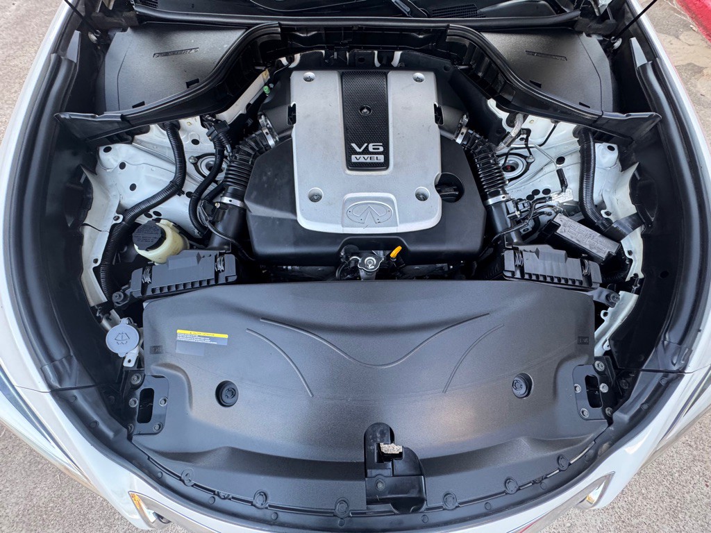 2015 INFINITI Q70 Image 41