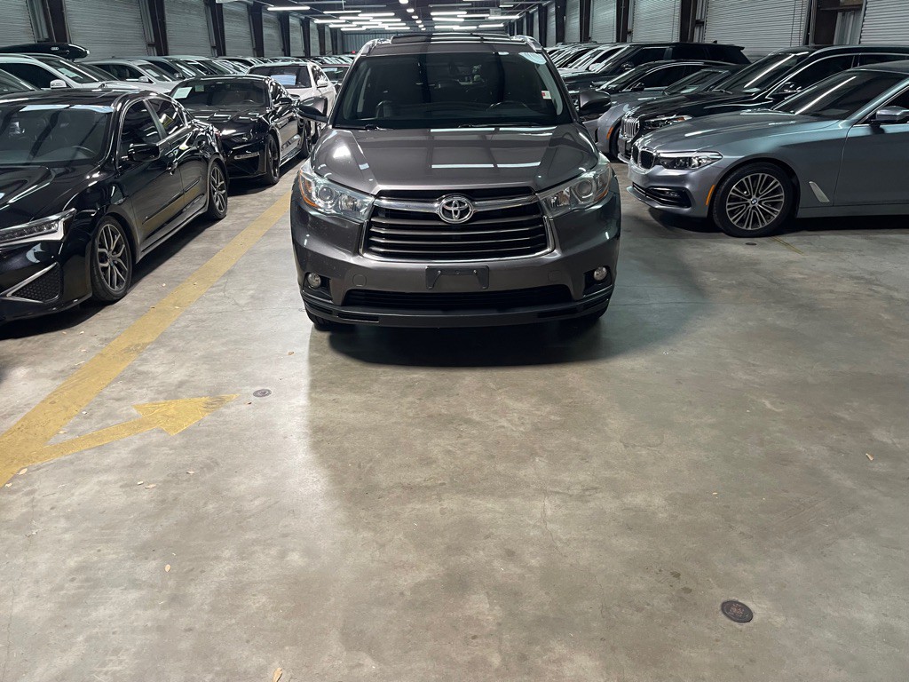 2016 Toyota Highlander Image 2