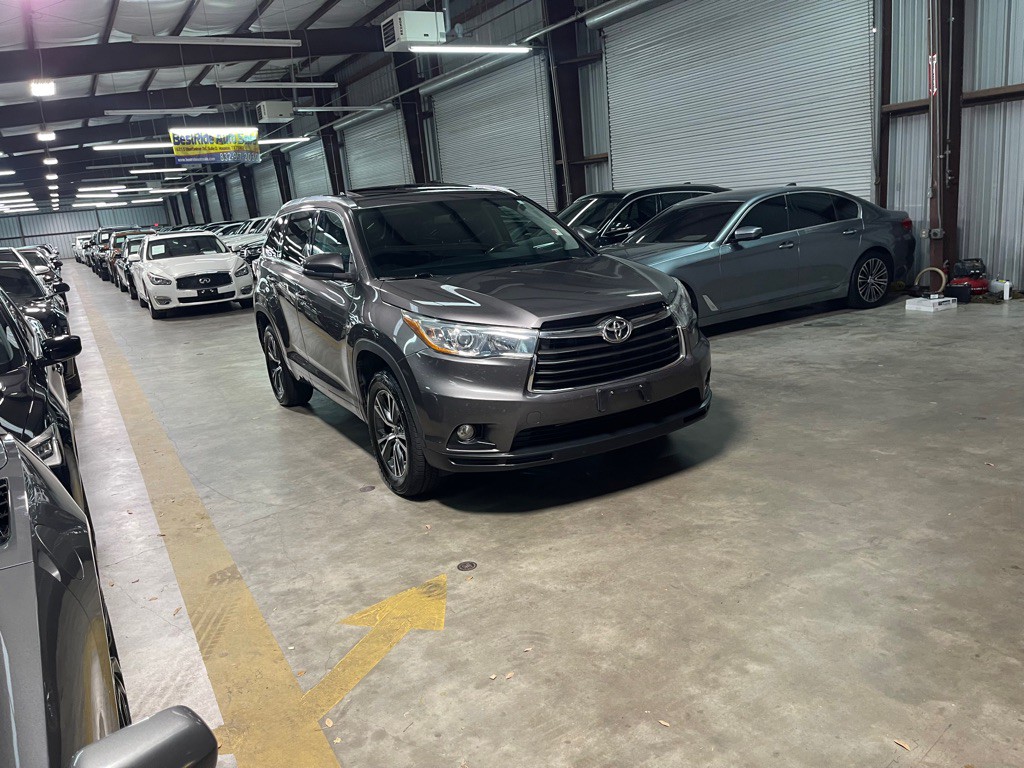 2016 Toyota Highlander Image 3