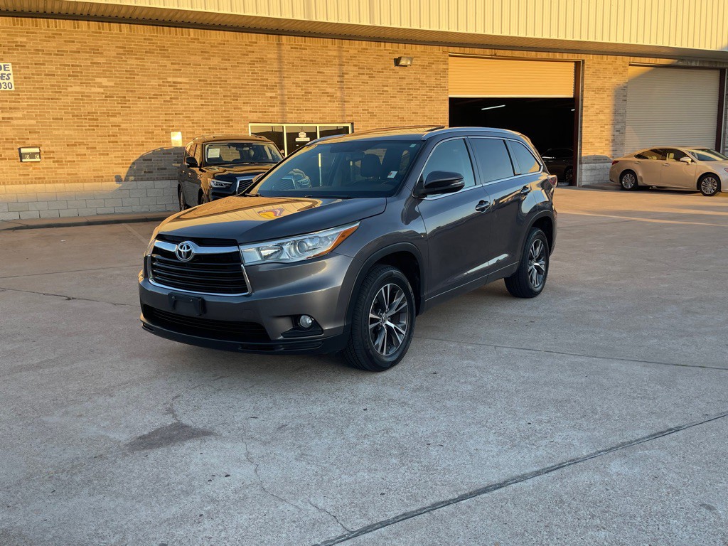 2016 Toyota Highlander Image 11