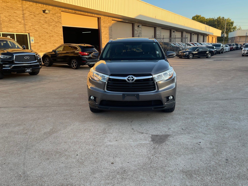 2016 Toyota Highlander Image 12