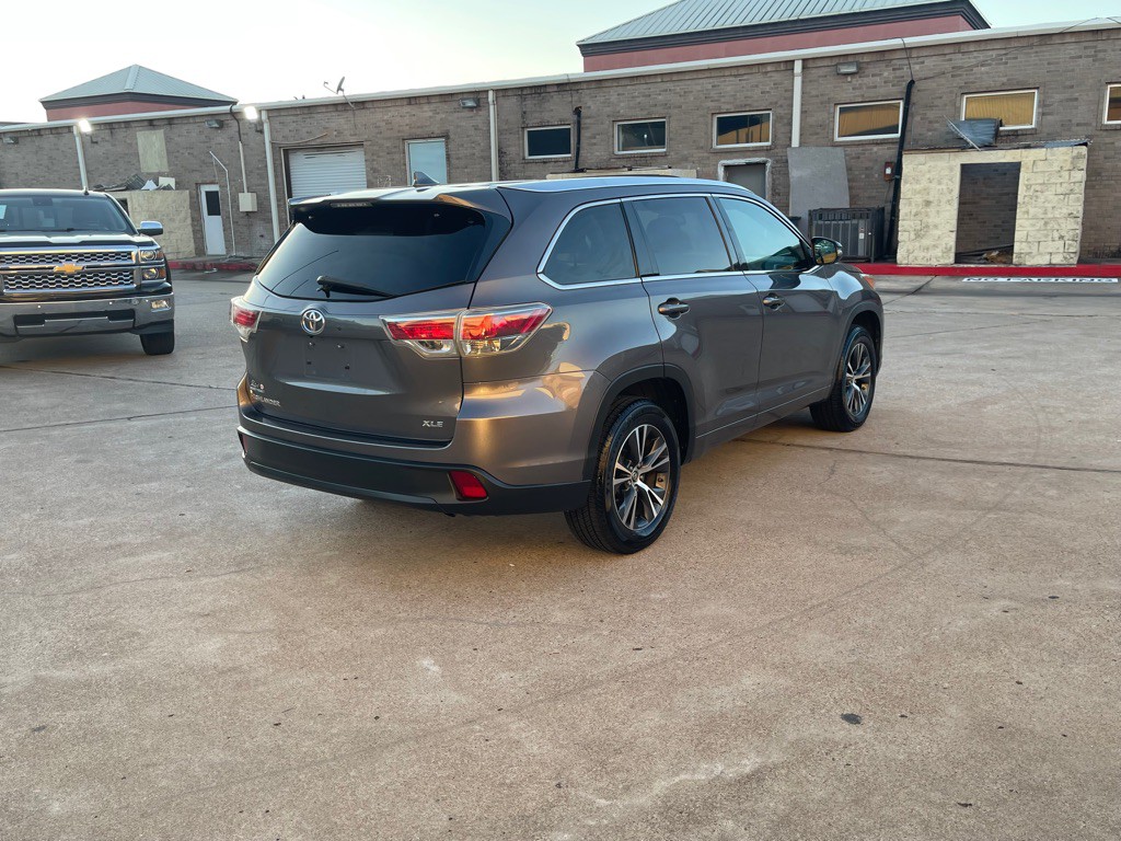 2016 Toyota Highlander Image 14