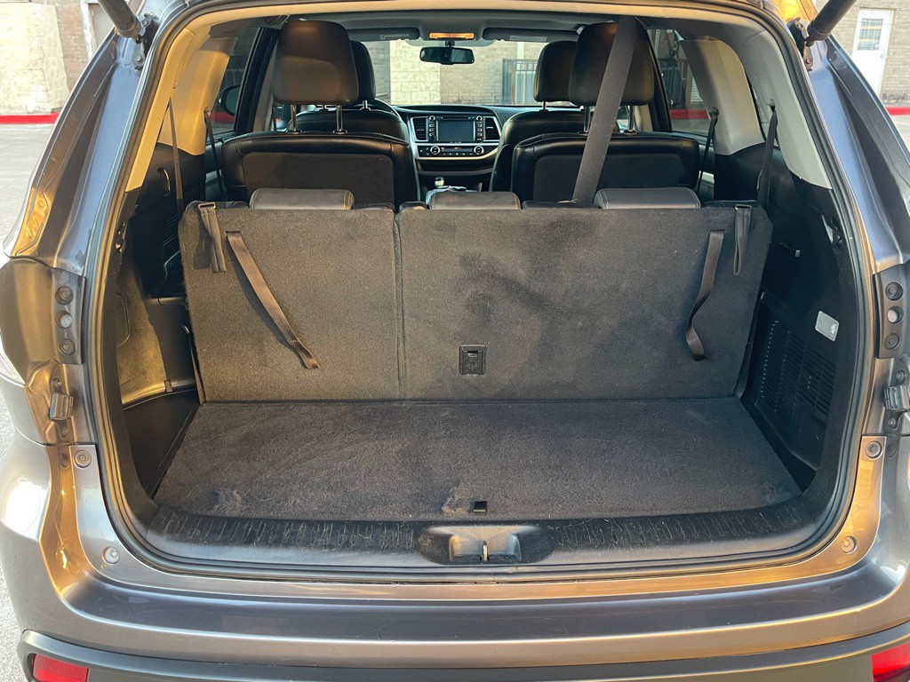 2016 Toyota Highlander Image 30