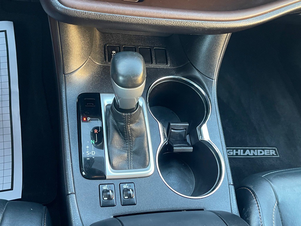 2016 Toyota Highlander Image 41