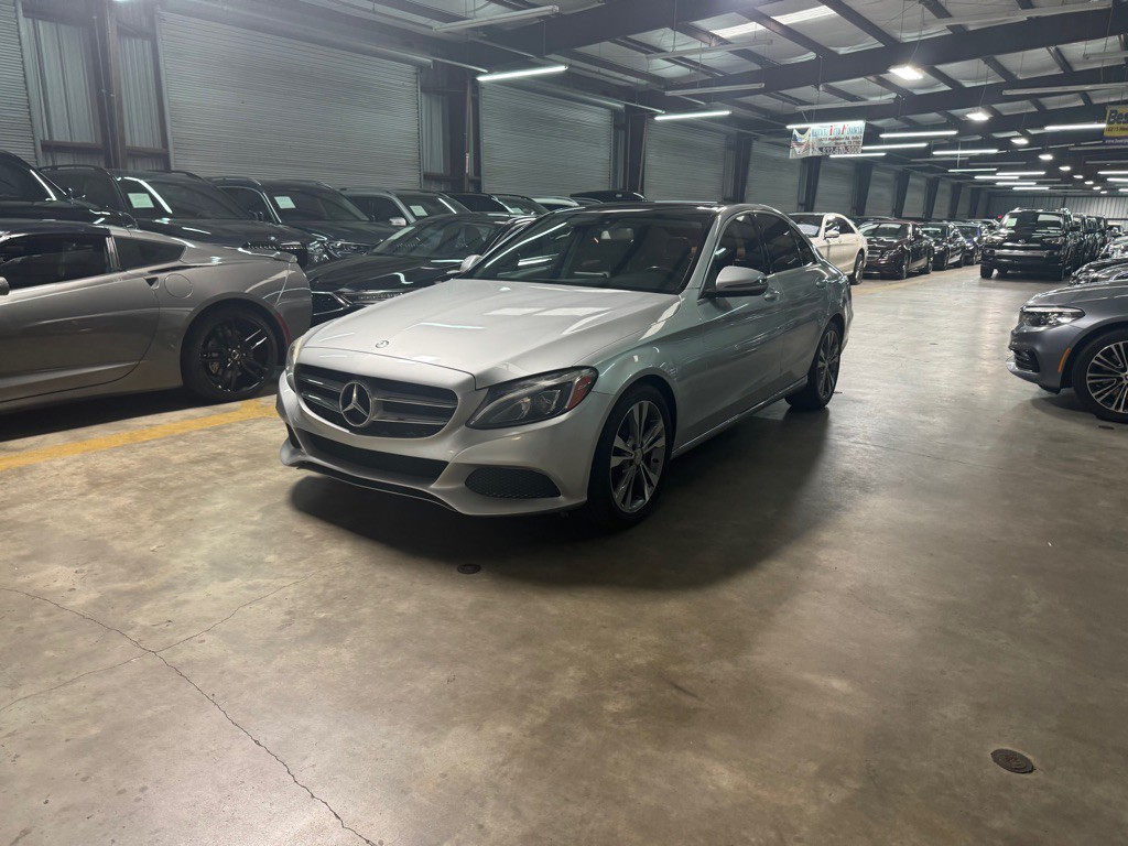 2016 Mercedes-Benz C-Class Image 3