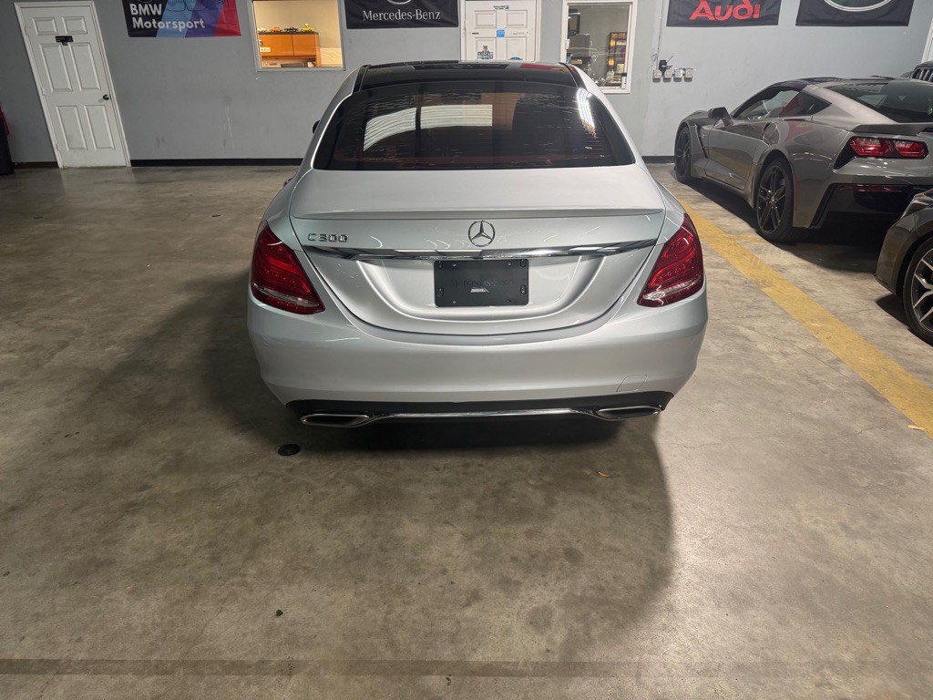 2016 Mercedes-Benz C-Class Image 9