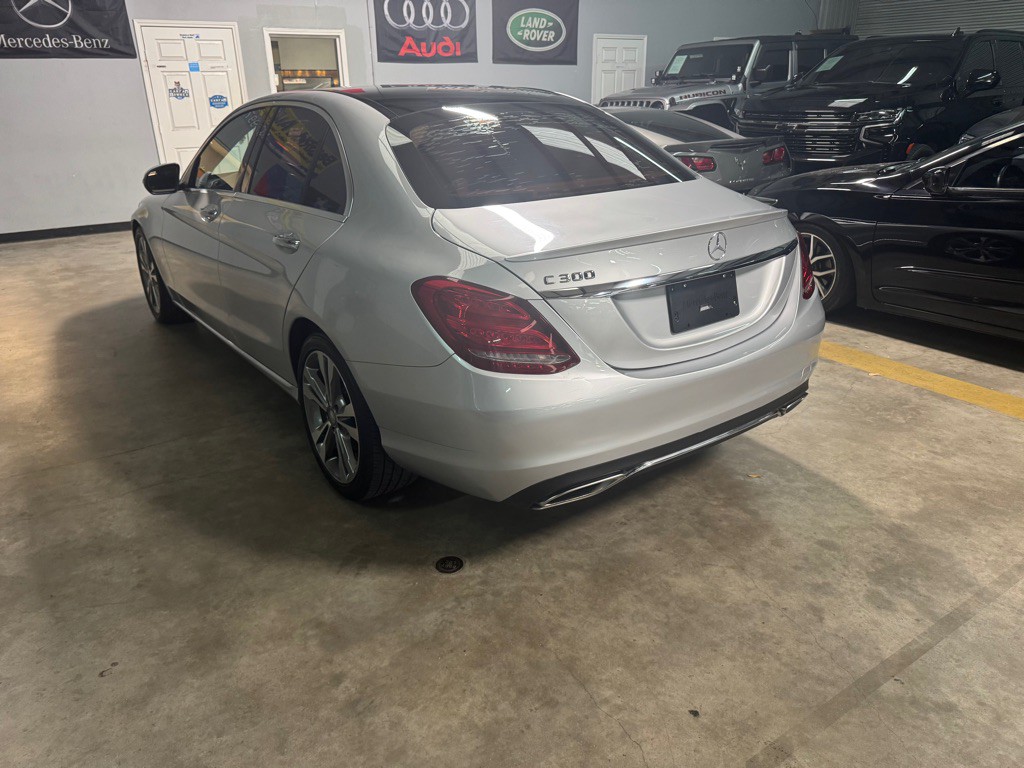 2016 Mercedes-Benz C-Class Image 10