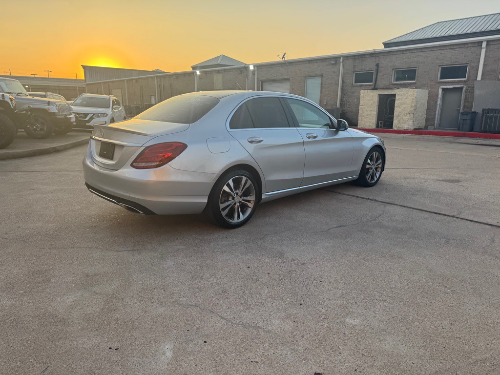2016 Mercedes-Benz C-Class Image 22