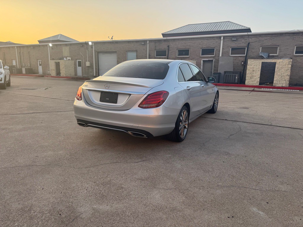 2016 Mercedes-Benz C-Class Image 23