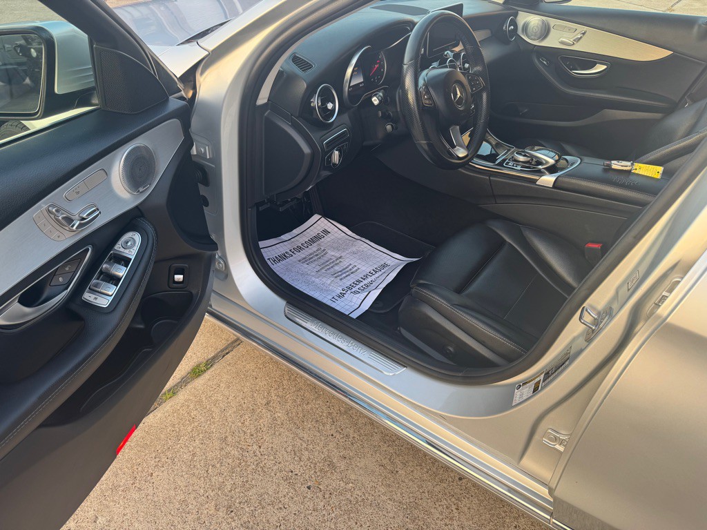 2016 Mercedes-Benz C-Class Image 27