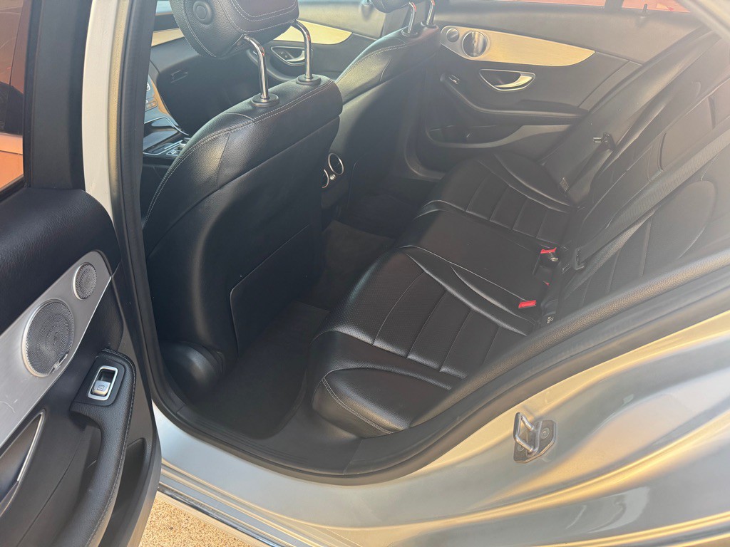 2016 Mercedes-Benz C-Class Image 31