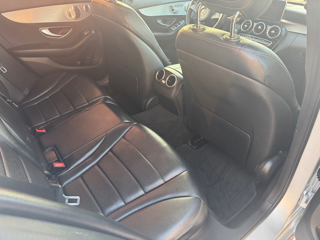 2016 Mercedes-Benz C-Class Image 32