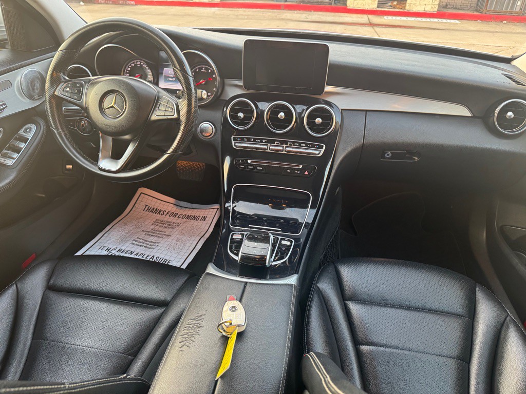 2016 Mercedes-Benz C-Class Image 33