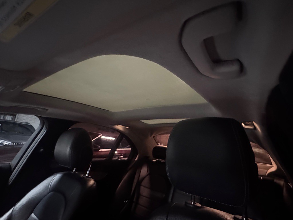 2016 Mercedes-Benz C-Class Image 37