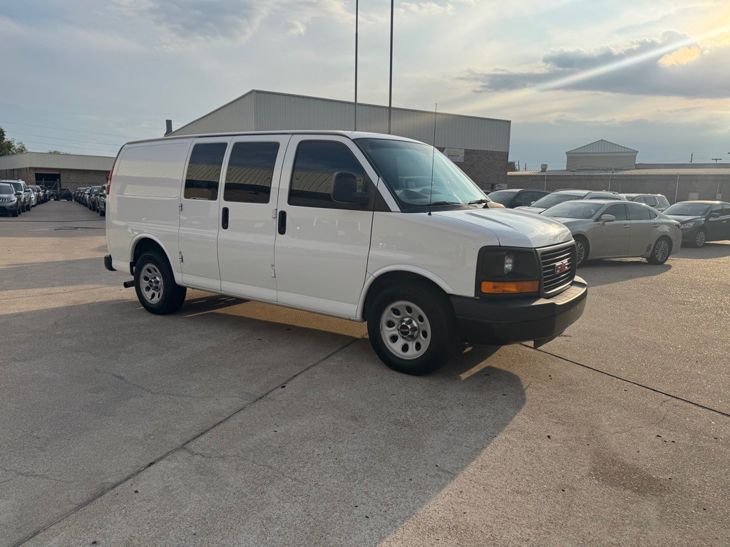 2014 GMC Savana Image 8