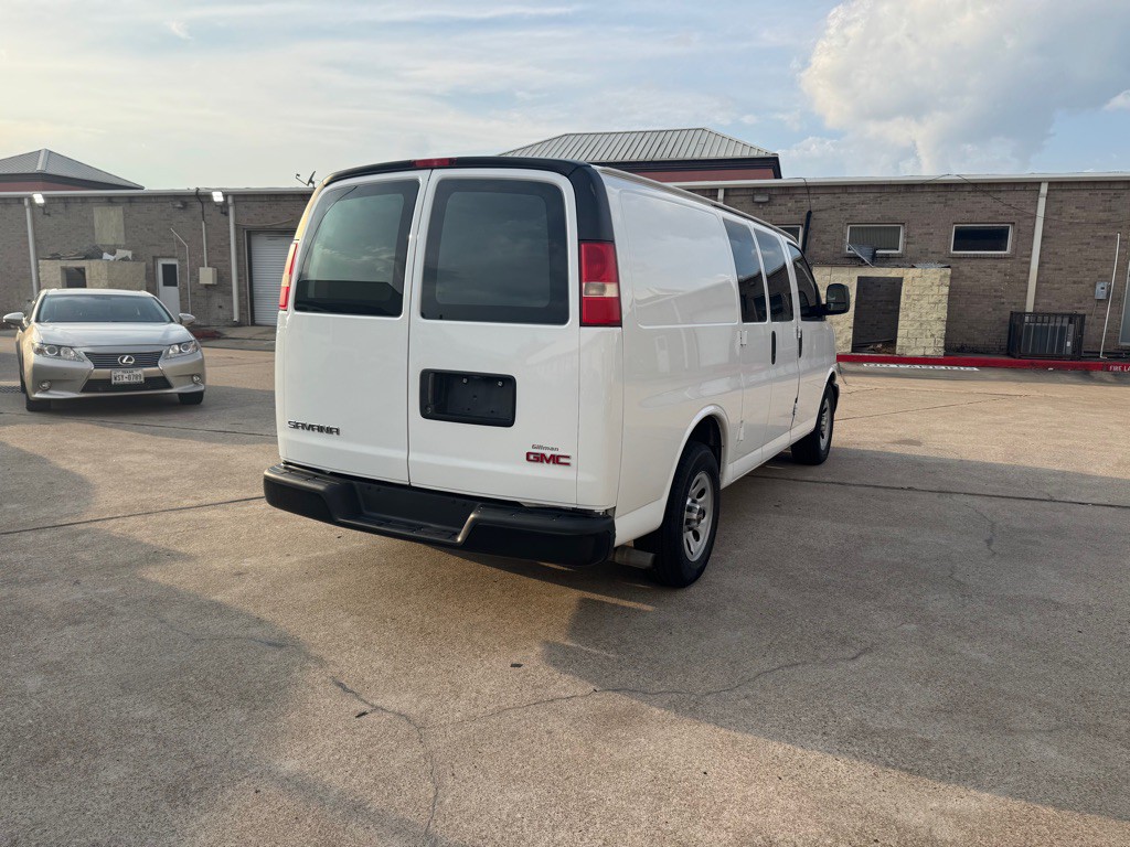 2014 GMC Savana Image 10