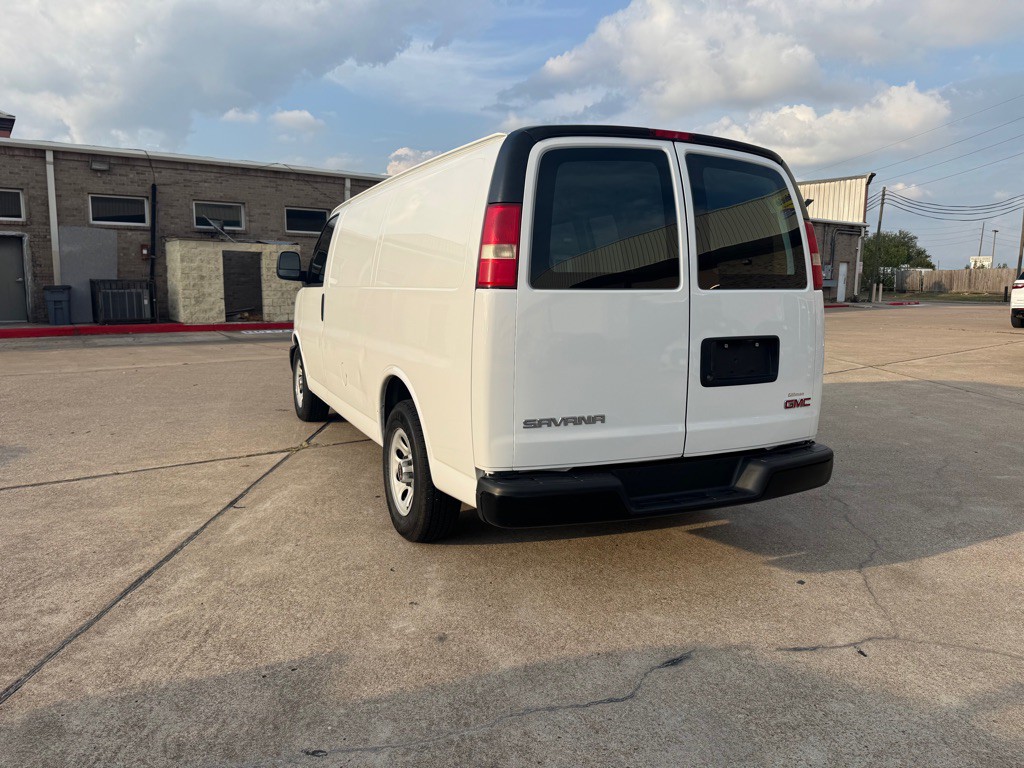 2014 GMC Savana Image 12