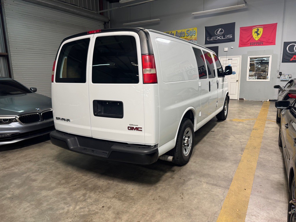 2014 GMC Savana Image 26