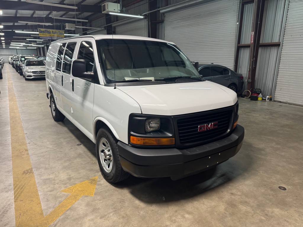 2014 GMC Savana Image 28