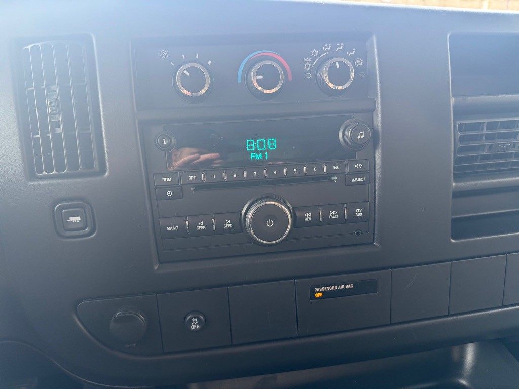 2014 GMC Savana Image 33