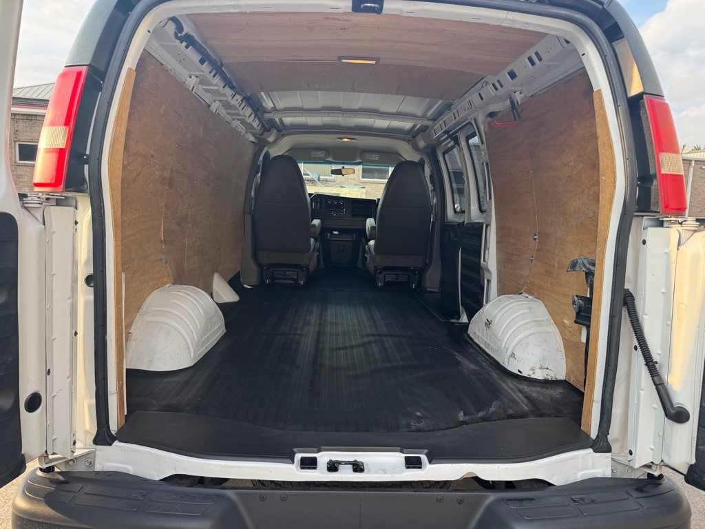 2014 GMC Savana Image 39