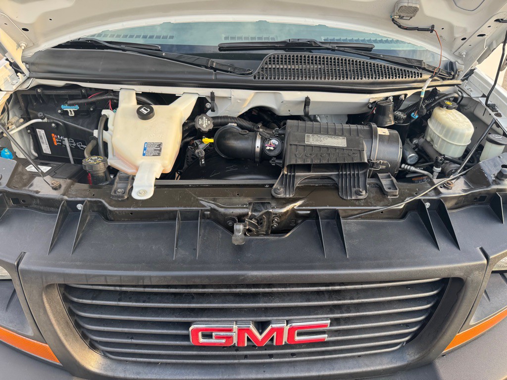 2014 GMC Savana Image 42