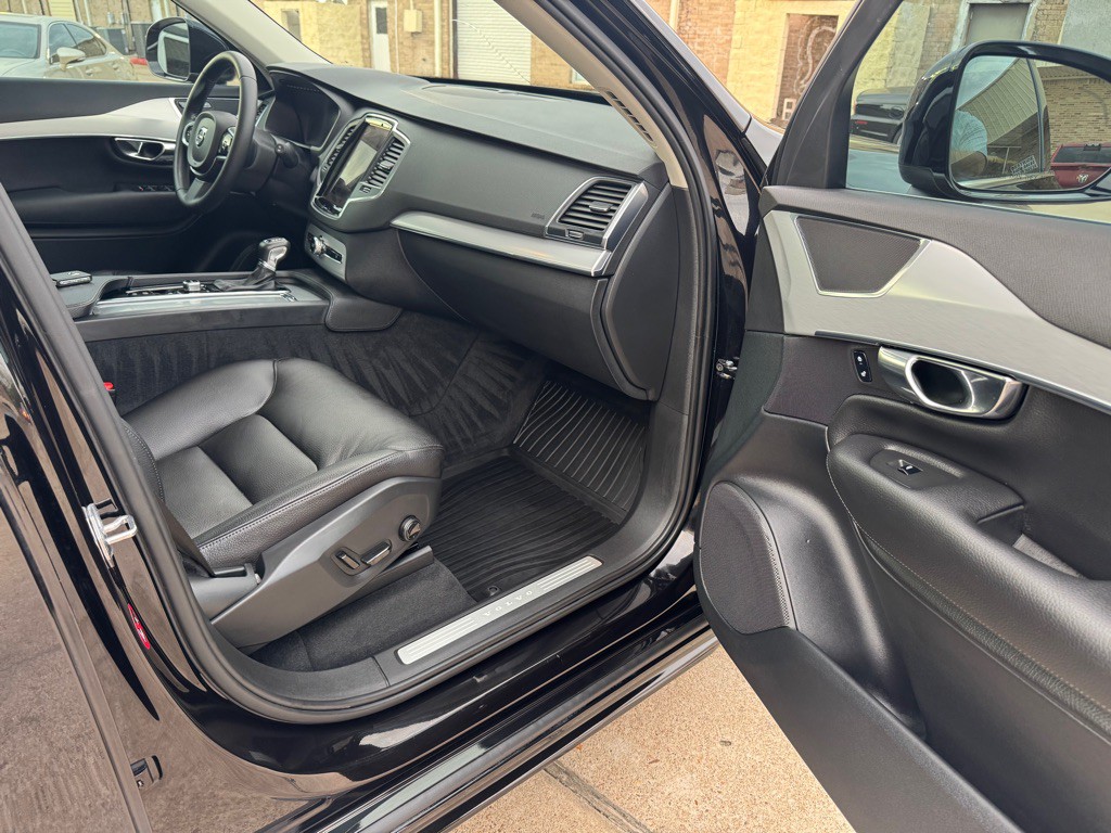 2017 Volvo XC90 Image 33