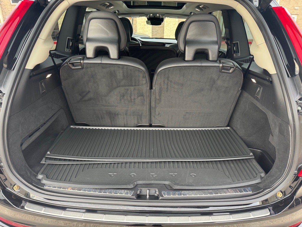 2017 Volvo XC90 Image 40