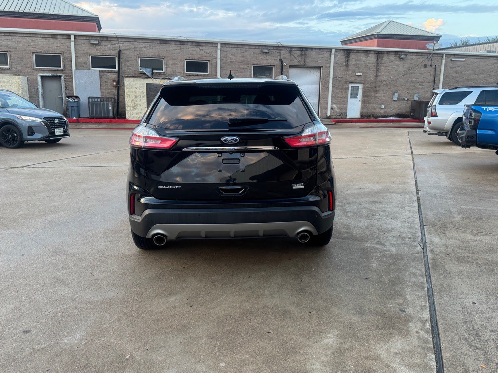 2019 Ford Edge Image 15